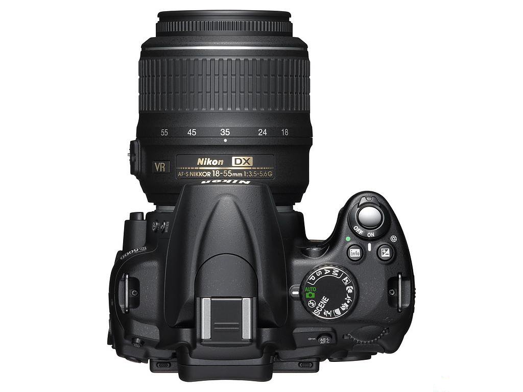 Nikon D5000 本体 ＋AF-S Nikkor 18-55ｍｍ VR Цифровая фотокамера Nikon D5000 Kit AF-S DX 18-55 VR (VBA240K001